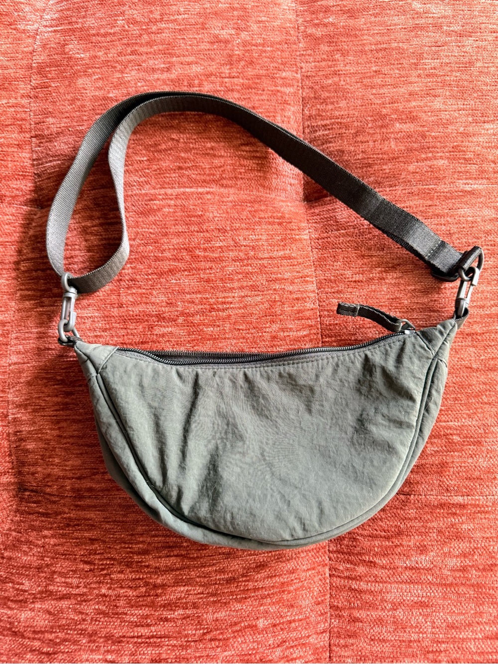Olive Green Uniqlo Crossbody Sling Bag - Picture 2 of 6